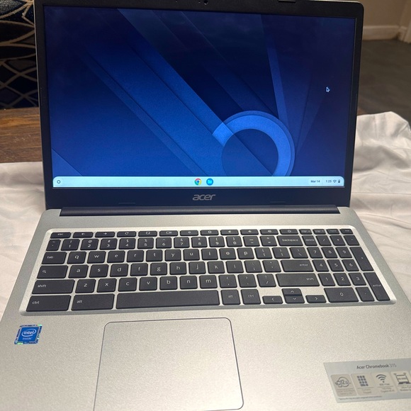 ACER Chrome Book 64G 4G RAM 15.6 inch screen